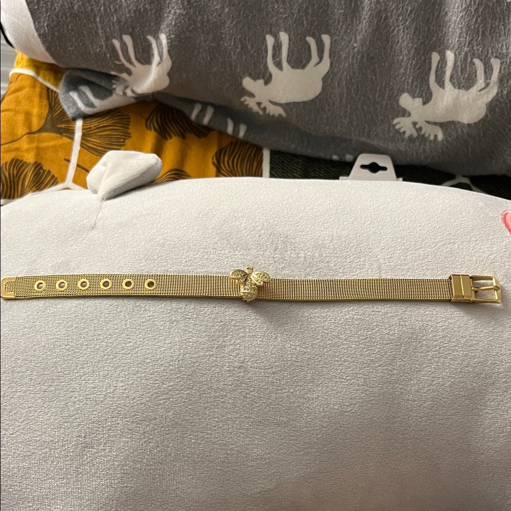 Elegant Gold Bee Bracelet